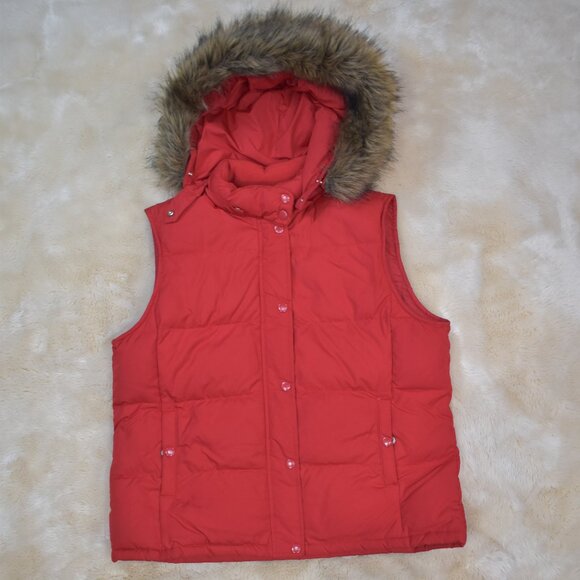 Gap Womens Puffer Vest Size Medium Red Faux Fur Hood Down Imitation - Picture 2 of 9